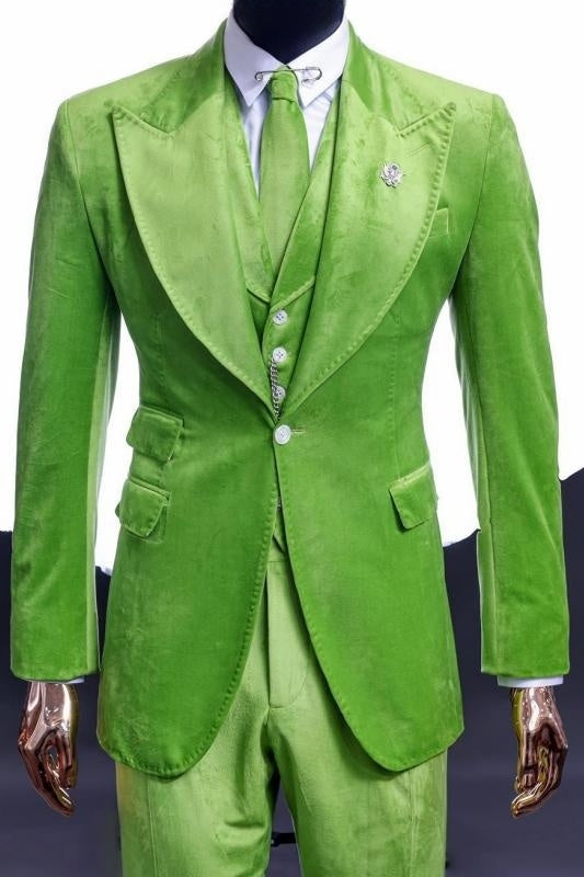 Fashion Peaked Lapel Three Pieces Velvet Green Prom Suits