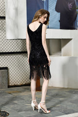 Fast Shipping V Neck Black Sequin Knee-Length Homecoming Dress
