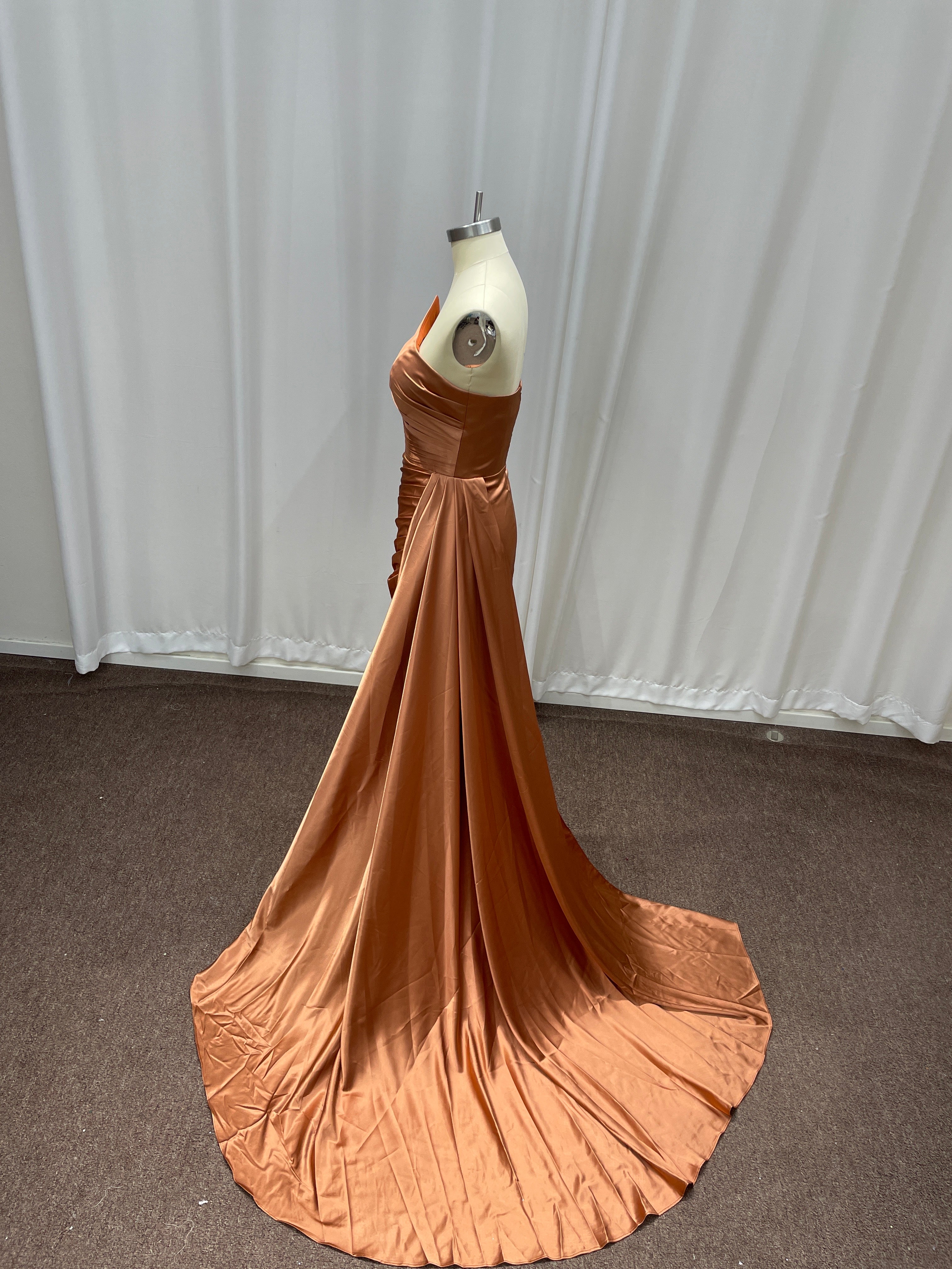 27DRESS Formal Sleeveless Crew Neck Evening Dresses with Side Train