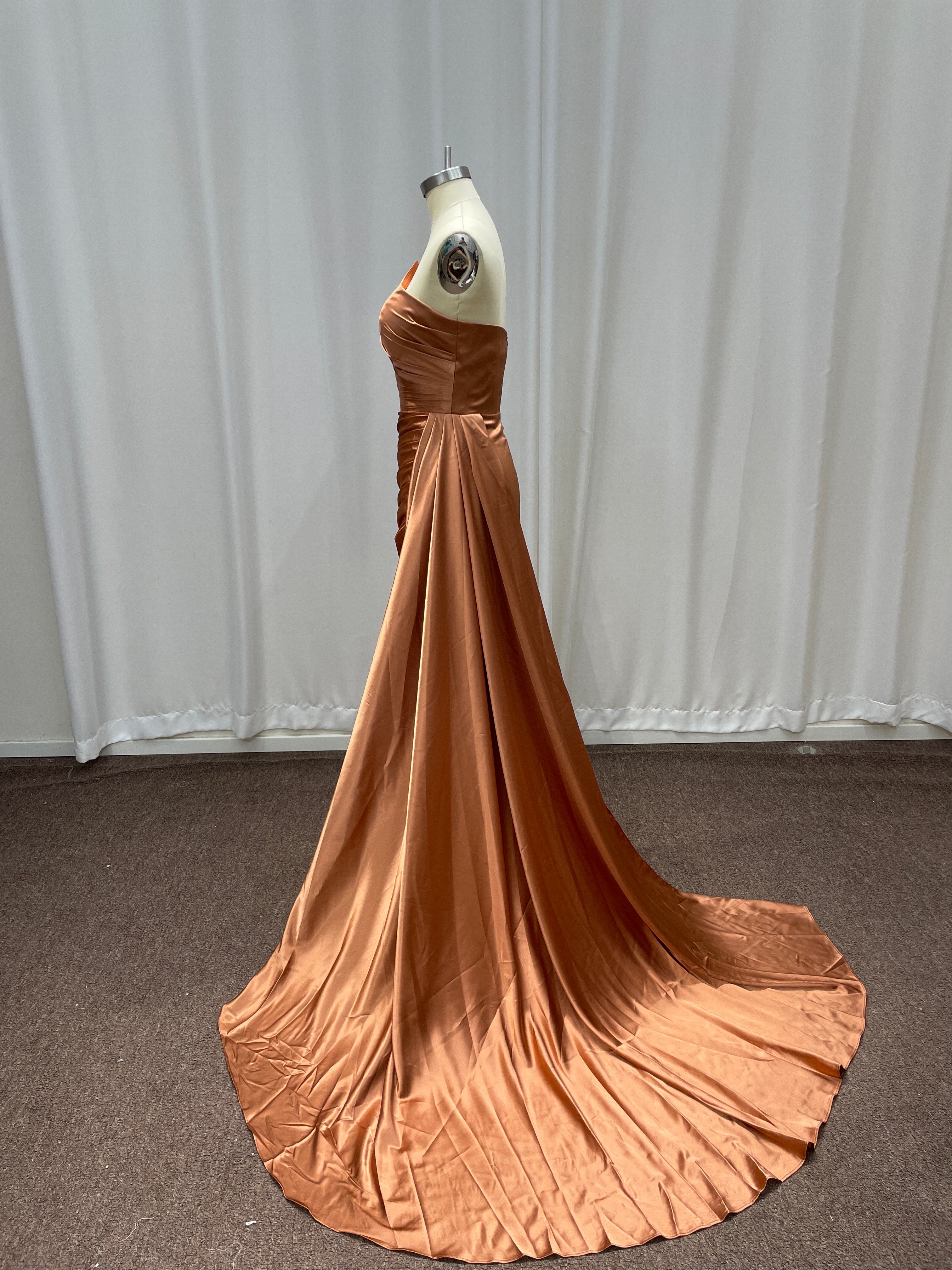 27DRESS Formal Sleeveless Crew Neck Evening Dresses with Side Train