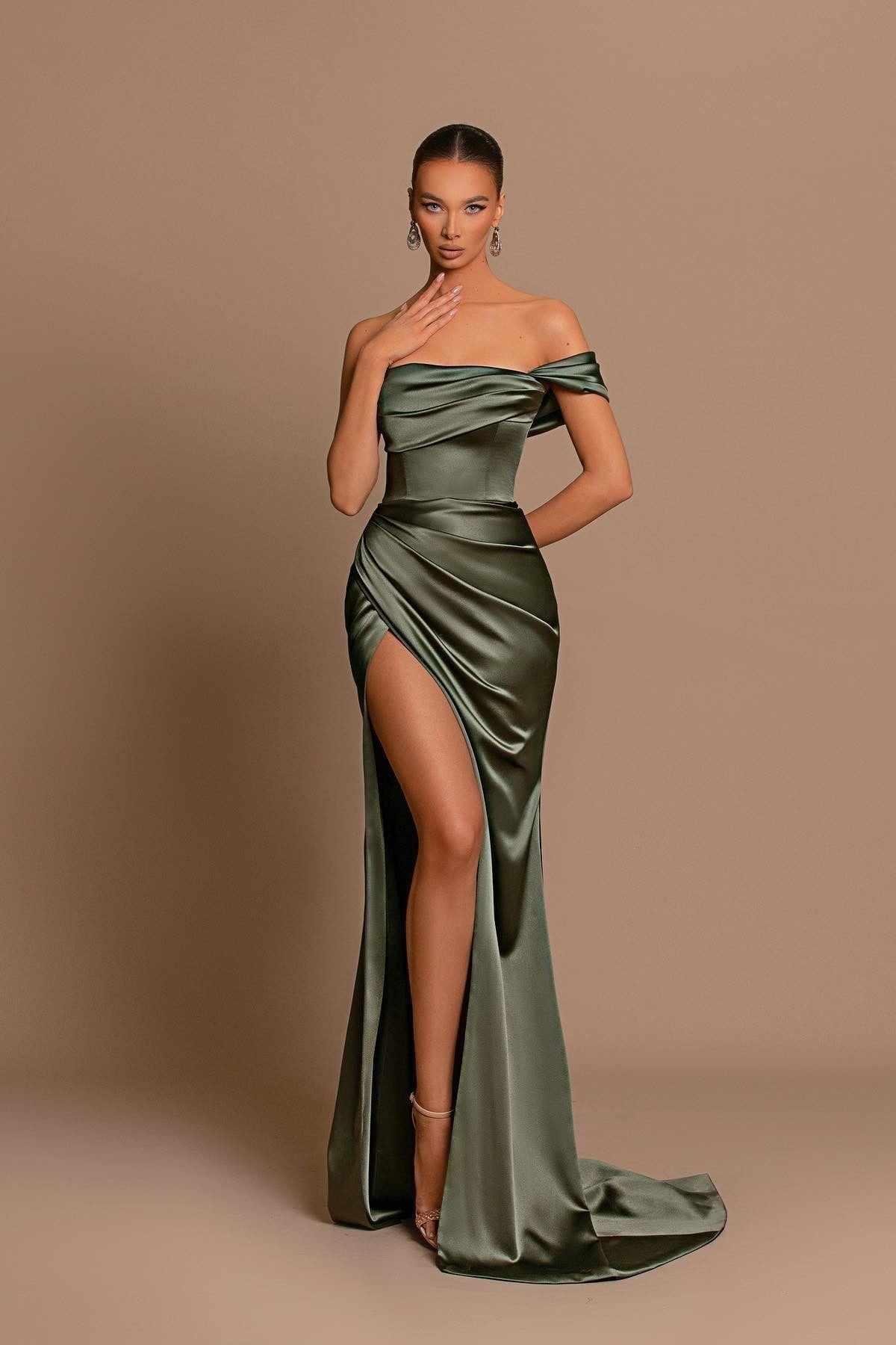 Glamorous Green One-Shoulder Strapless Long Mermaid Prom Dress With Split