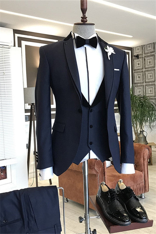 Glamorous Notched Lapel Three Pieces Navy Blue Wedding Suits