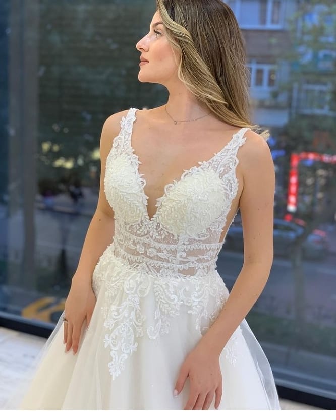 Gorgeous V-Neck Tulle Wedding Dress Sleeveless-27dress