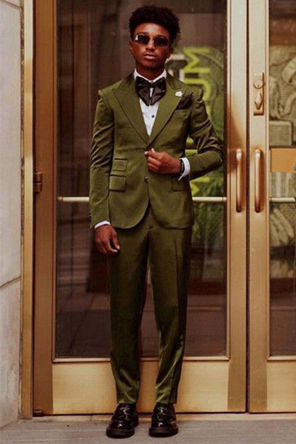 Green Peaked Lapel Close Fitting Prom Men Suit