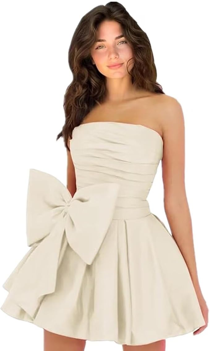 Chic Short A-line Sleeveless Strapless Ruched Lace Up Homecoming Dresses with Bow
