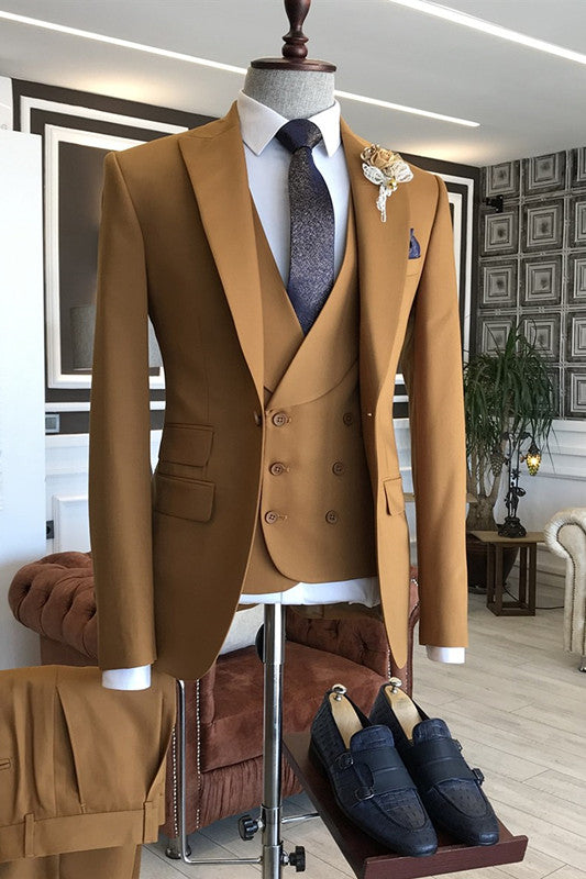 Peaked Lapel Three Pieces Khaki Prom Suits