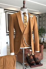 Light Peaked Lapel Three Pieces Chic Khaki Prom Suits