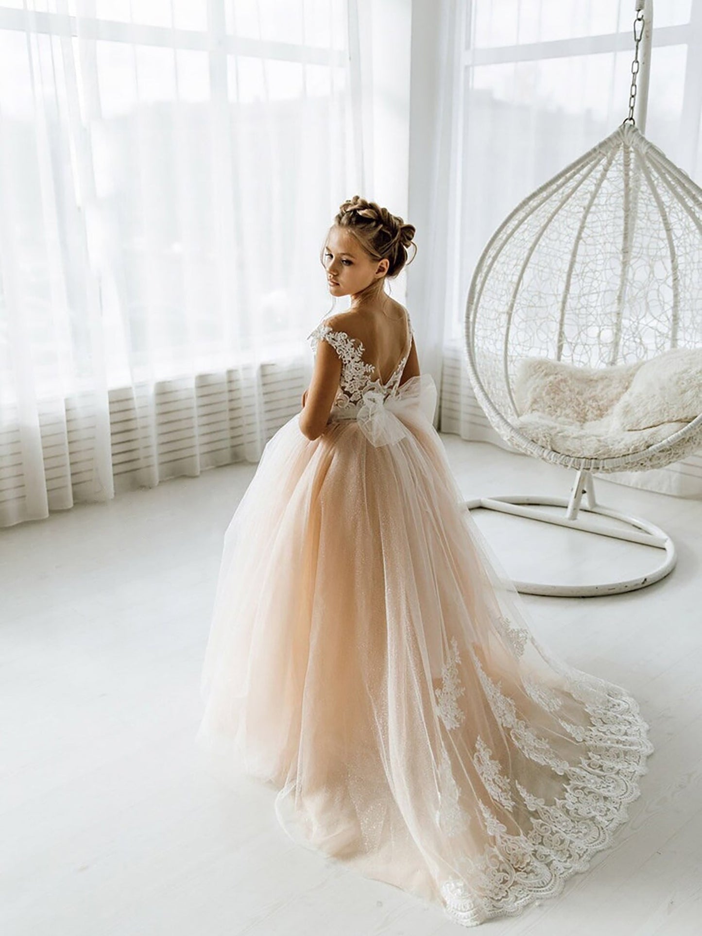 Load image into Gallery viewer, Long Ball Gown Tulle Open Back Boho Flower Girl Dresses with bow-27dress
