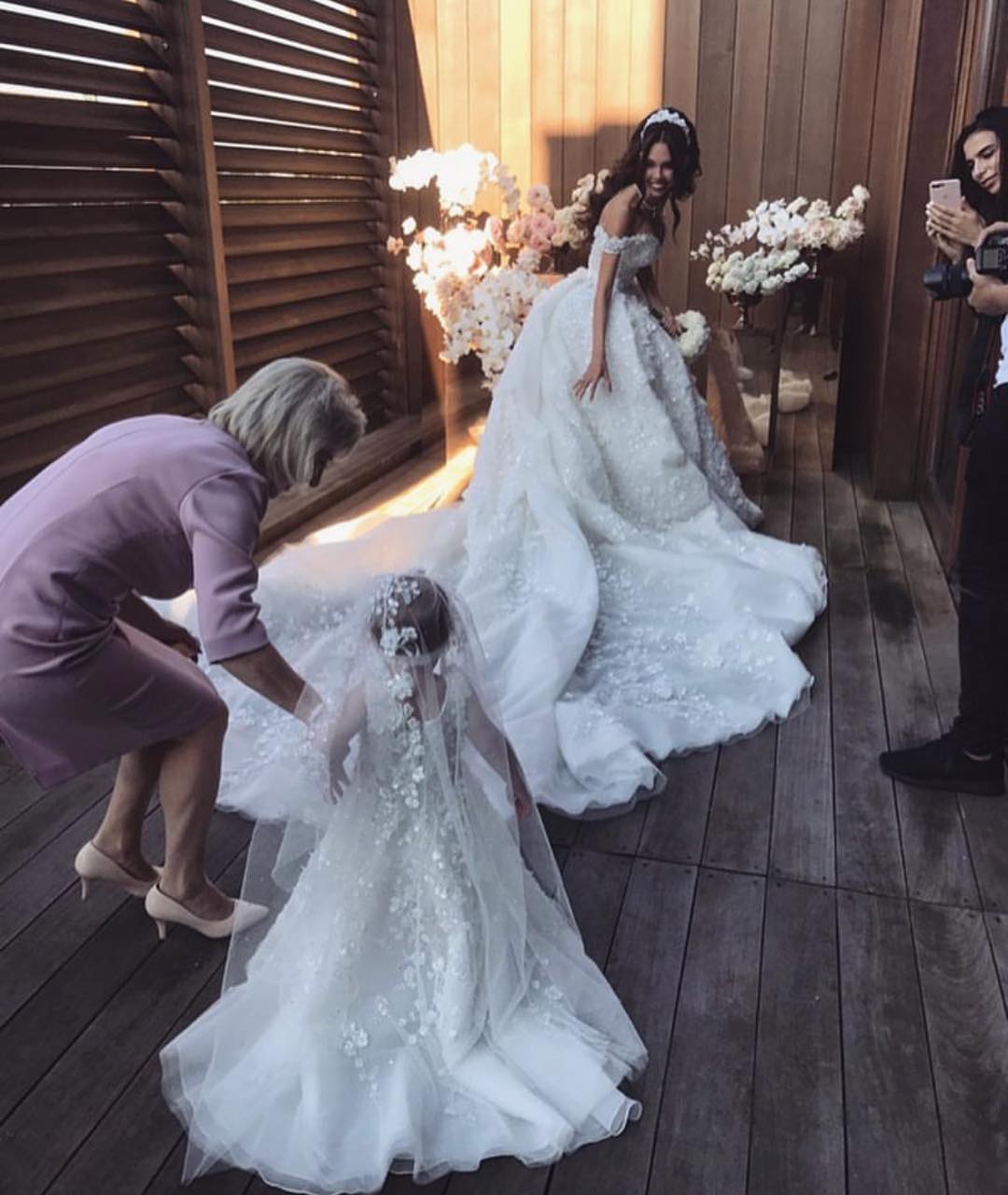 Luxury Long Ball Gown Off The Shoulder Appliques Lace Wedding Dresses-27Dress