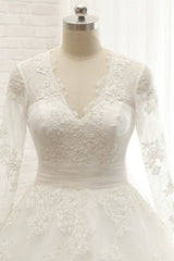 Modest Longsleeves V-neck Lace Wedding Dresses White Tulle A-line Bridal Gowns With Appliques Online-27dress