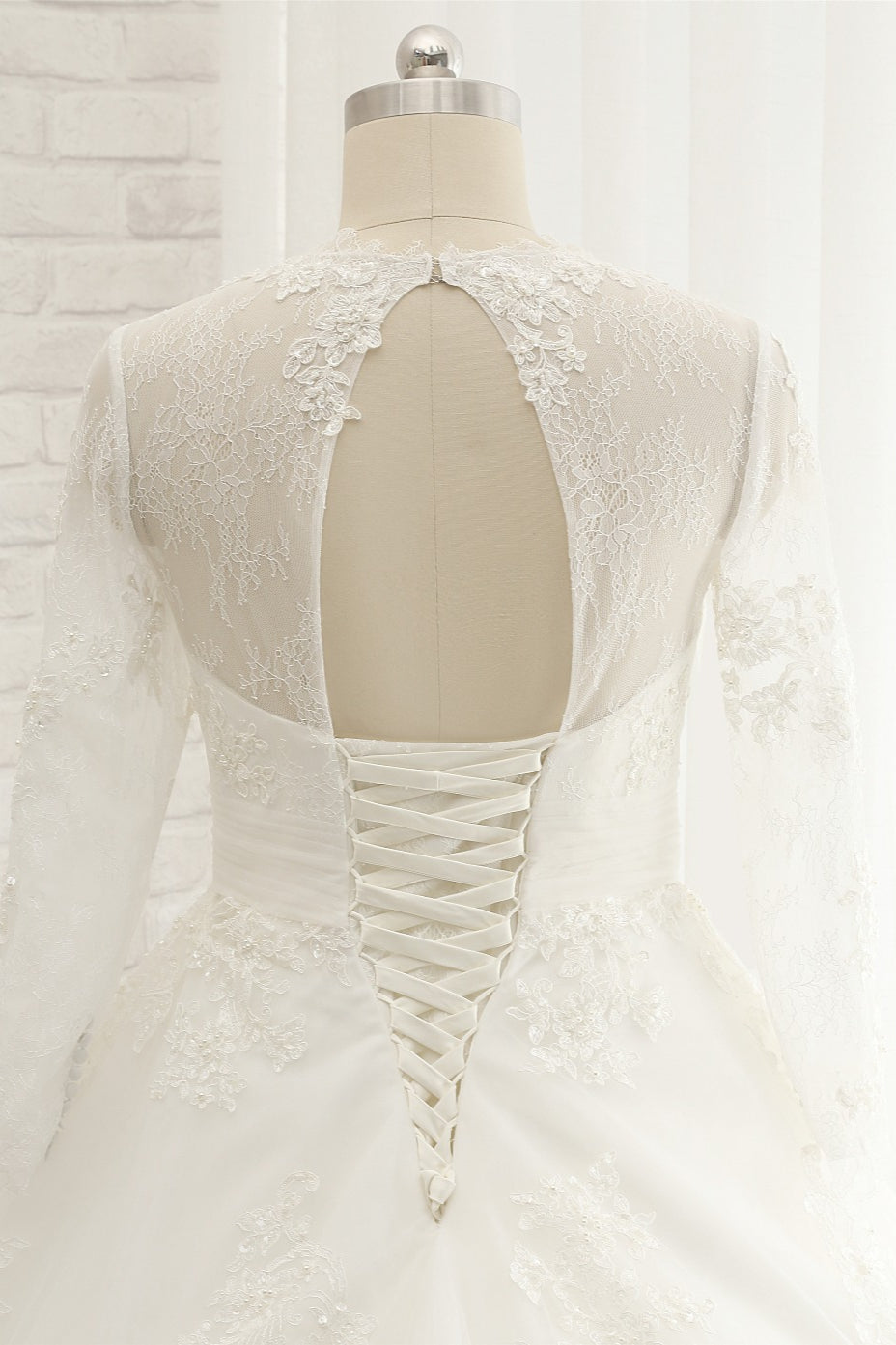 Modest Longsleeves V-neck Lace Wedding Dresses White Tulle A-line Bridal Gowns With Appliques Online-27dress