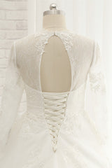 Modest Longsleeves V-neck Lace Wedding Dresses White Tulle A-line Bridal Gowns With Appliques Online-27dress