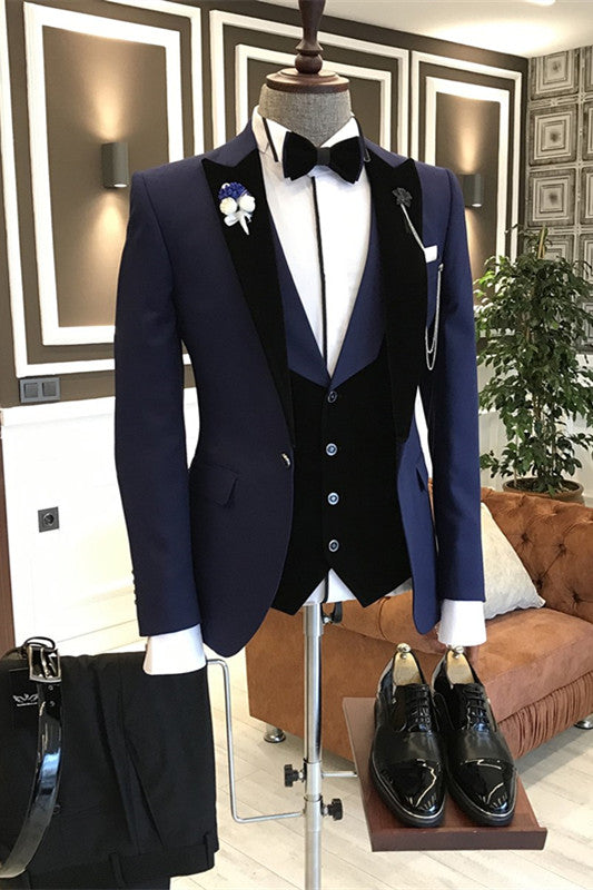 Navy Blue Peaked Lapel Three Pieces Men Suits For Wedding