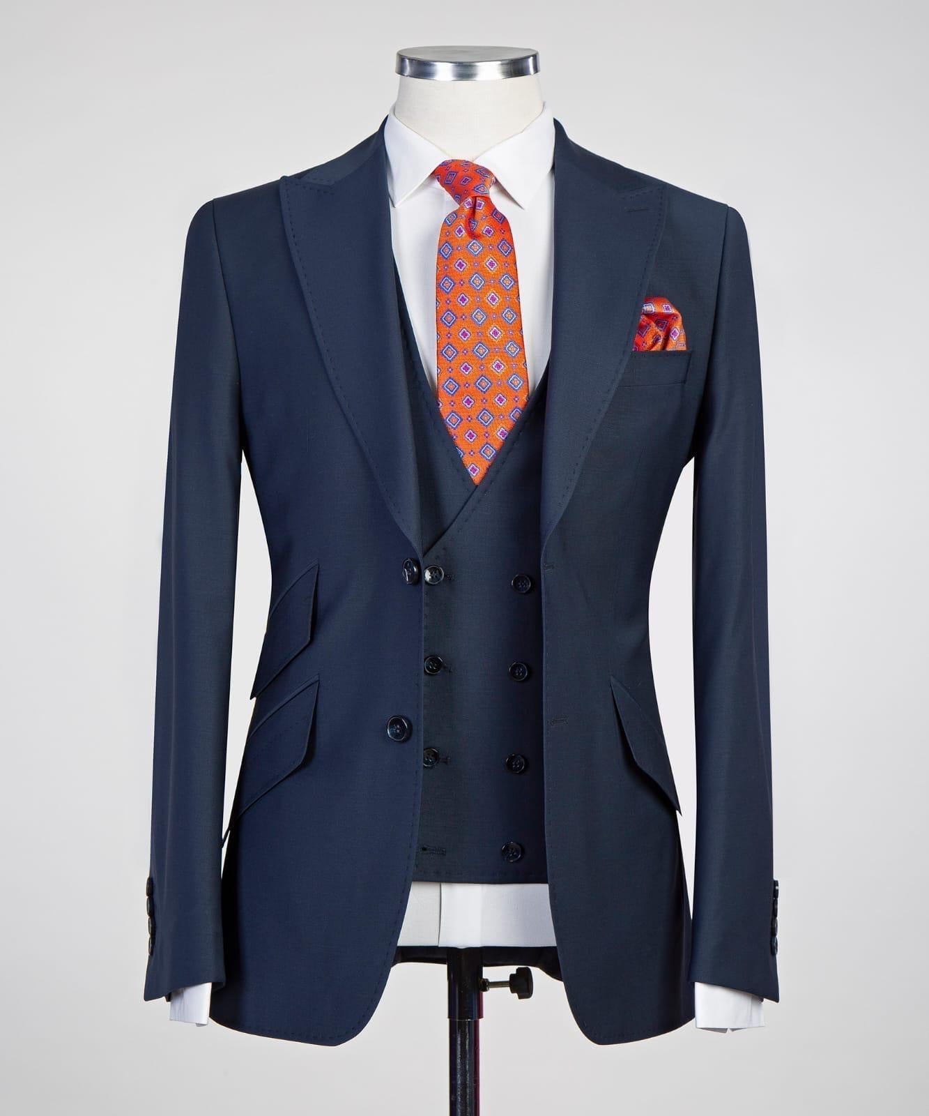 New Arrival Dark Blue Peaked Lapel 3-Pieces Business Men Suits