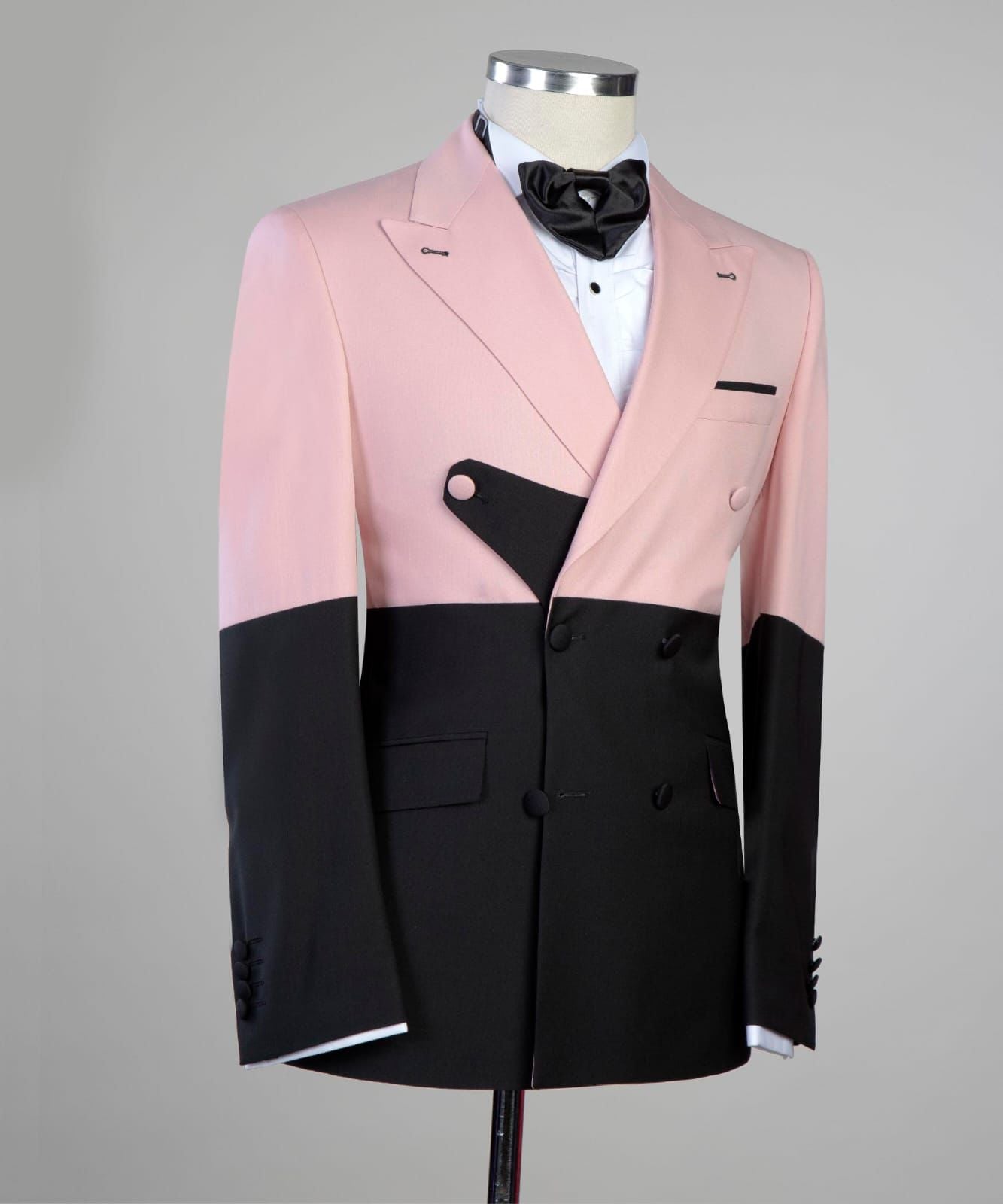 New Arrival Pink And Black Double Breasted Peaked Lapel Prom Men Suits