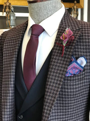 Newest Plaid Peaked Lapel Three Pieces Business Men Suits With Black Vest