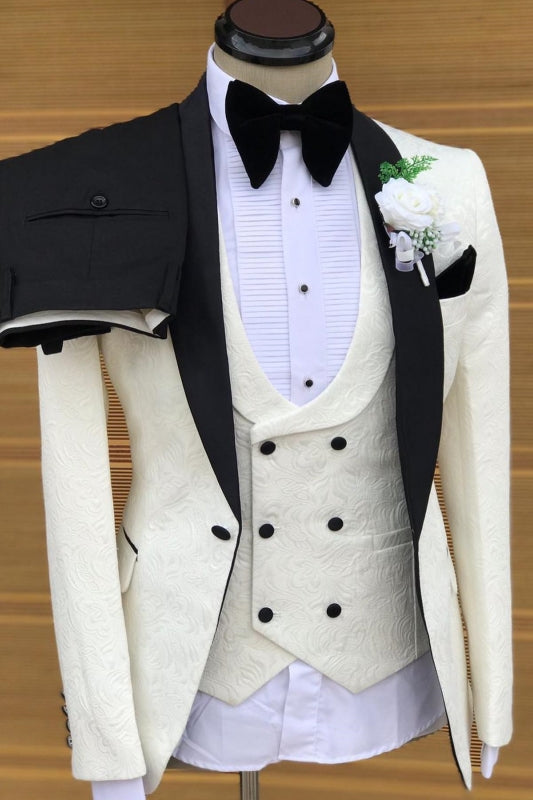 Newest Jacquard Shawl Lapel Three Pieces White Wedding Suits