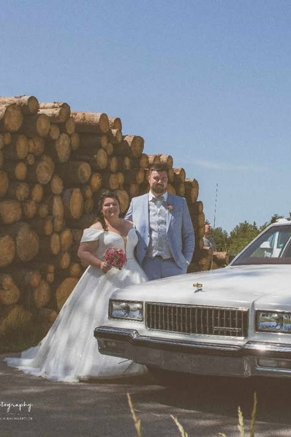 27DRESS Off-the-Shoulder Ball Gown Plus Size Tulle Wedding Dresses