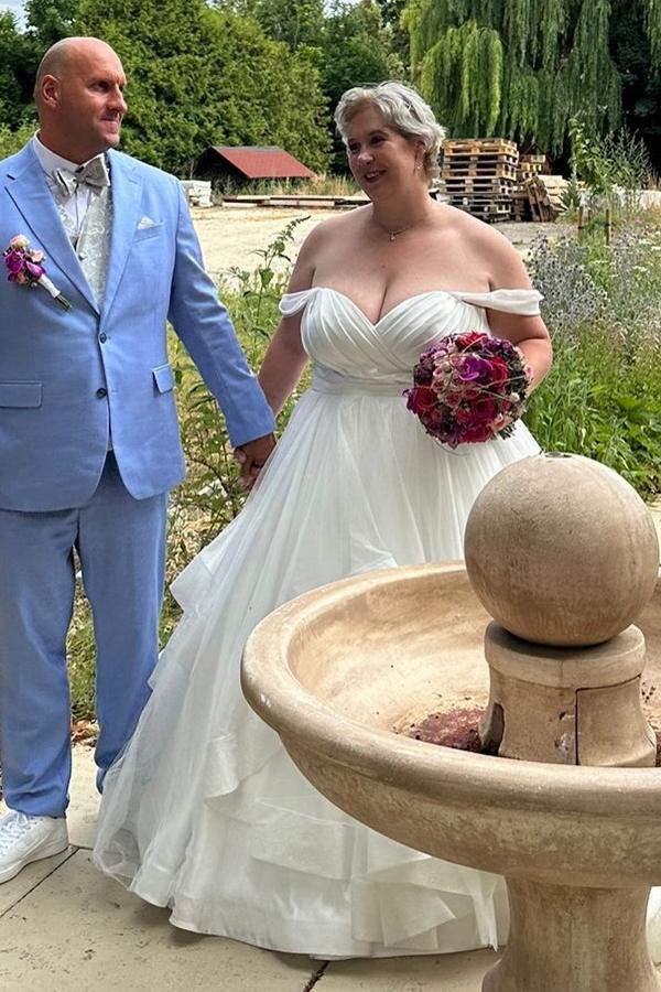 27DRESS Off-the-Shoulder Ball Gown Plus Size Wedding Dresses