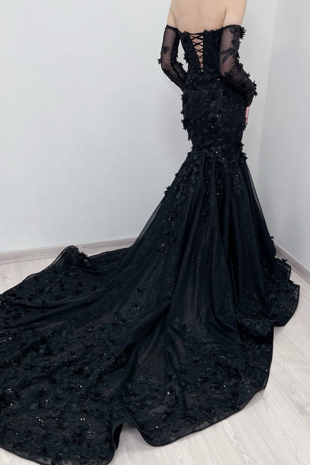 Off-the-Shoulder Sweetheart Mermaid Wedding Dress with Lace Applique-27dress