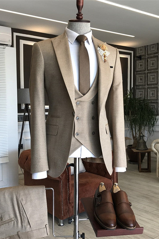 Peaked Lapel Slim Fit Three Pieces Men Prom Suits