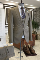 Peaked Lapel Three Pieces Business Suits