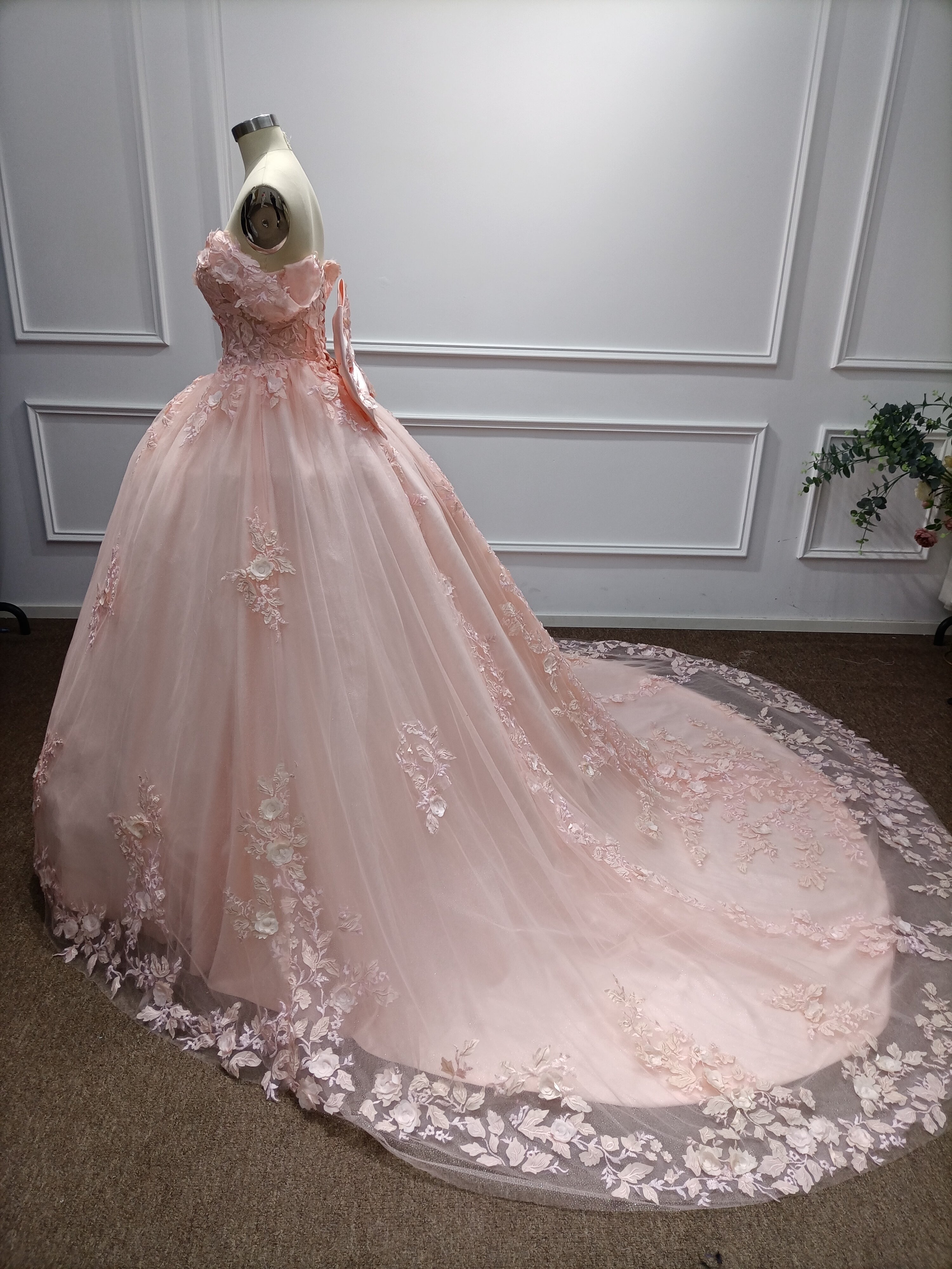 27DRESS Pink Off-the-Shoulder Ball Gown Evening Dresses with Bow and Applique