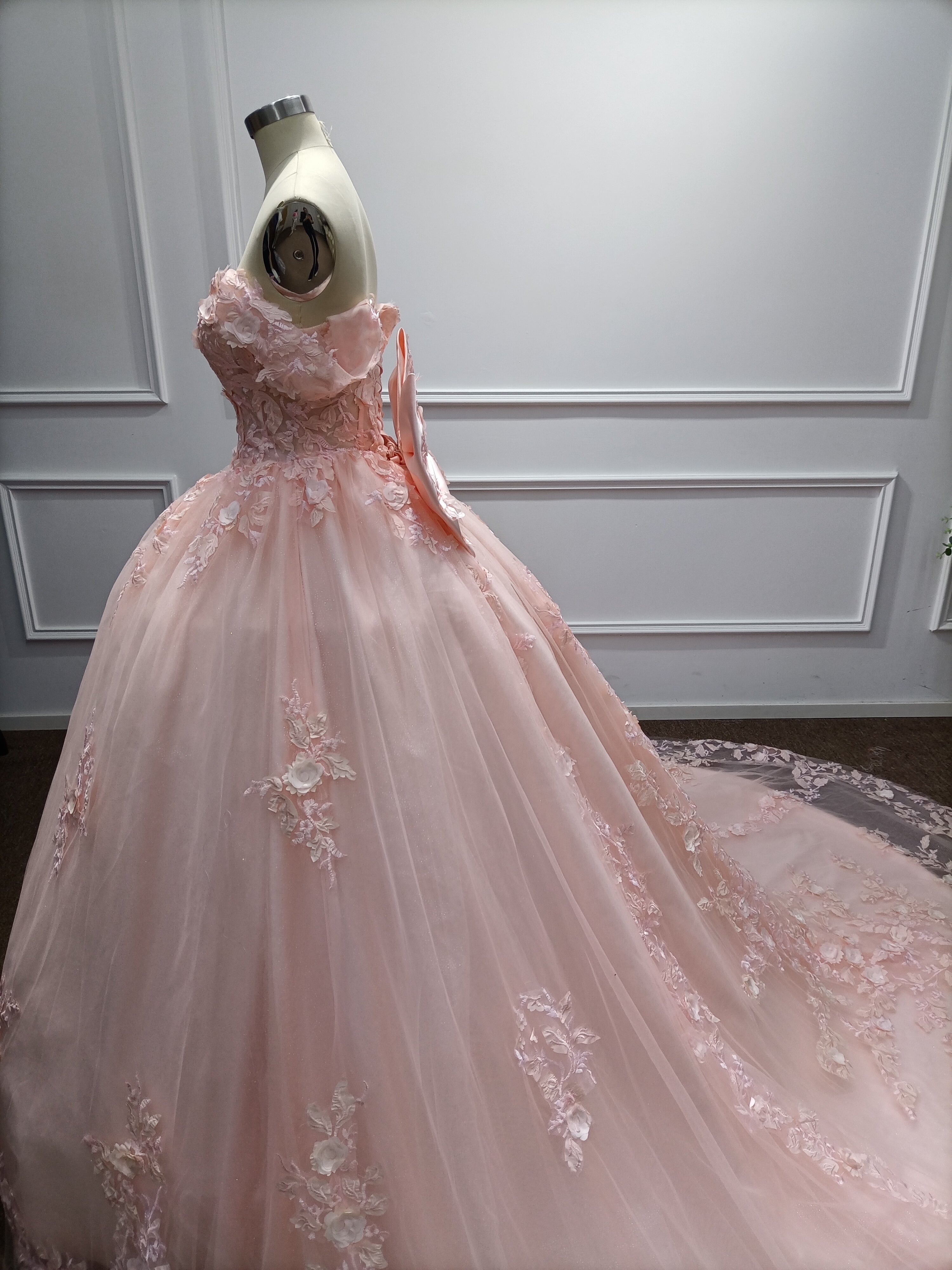 27DRESS Pink Off-the-Shoulder Ball Gown Evening Dresses with Bow and Applique