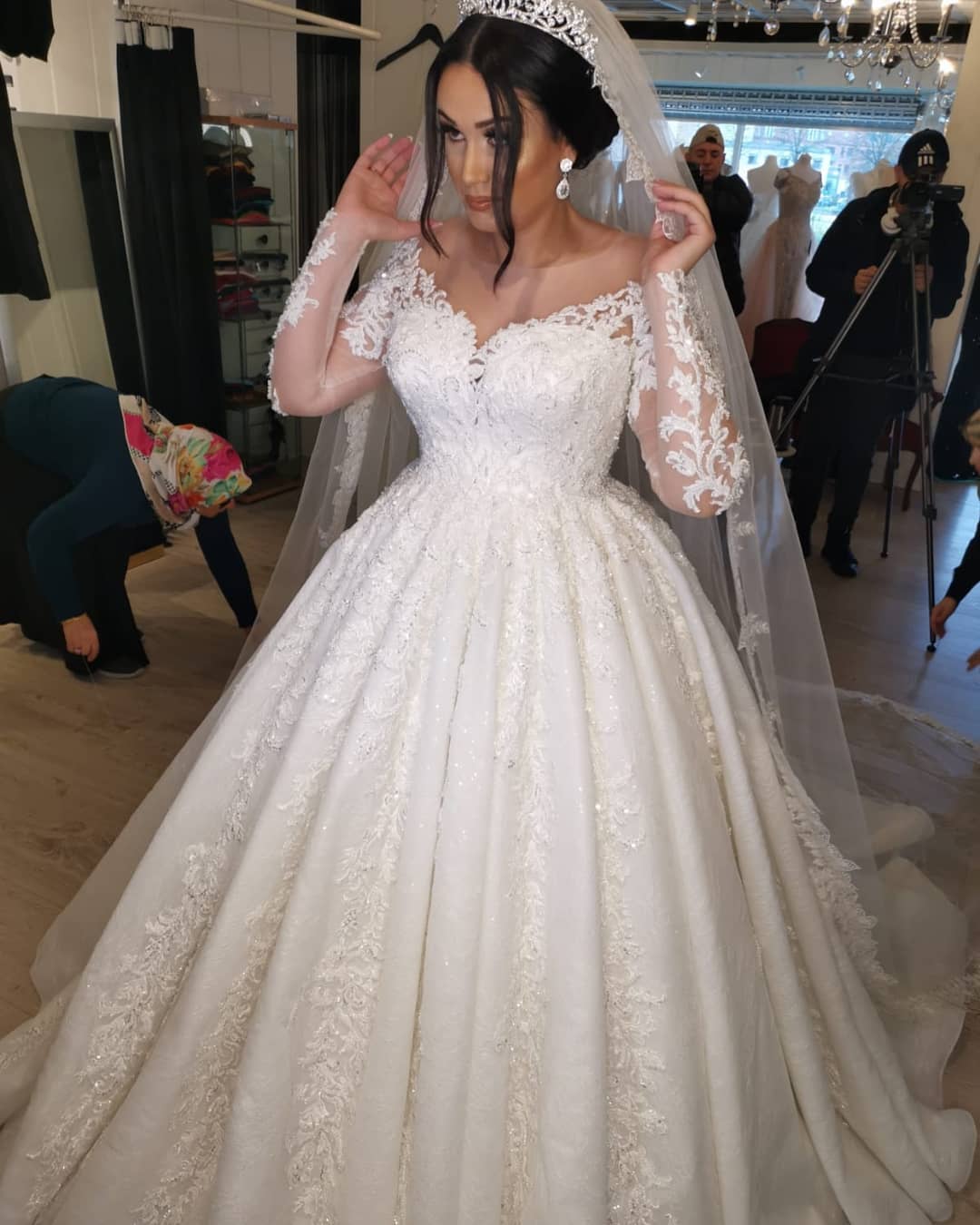 Plus Size A-Line Long Sleeves Lace Applique Wedding Dress with Cathedral Train-27dress