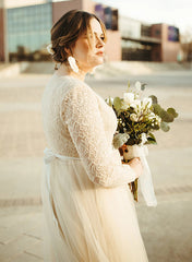 Plus Size Long A-line Lace Pleats Tulle Long Sleeves Wedding Dresses-27dress