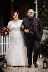 27DRESS Plus Size Short Sleeves V-neck Wedding Dresses with Lace Applique