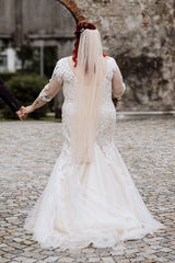 27DRESS Plus Size Short Sleeves V-neck Wedding Dresses with Lace Applique