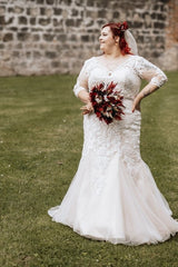 27DRESS Plus Size Short Sleeves V-neck Wedding Dresses with Lace Applique