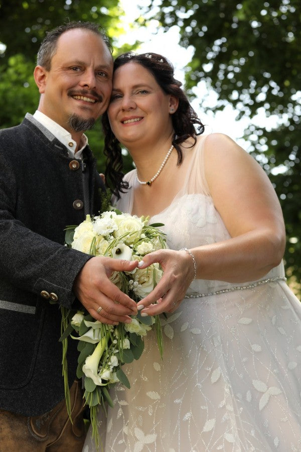 27DRESS Plus Size Sleeveless Tulle Wedding Dresses with Lace Applique