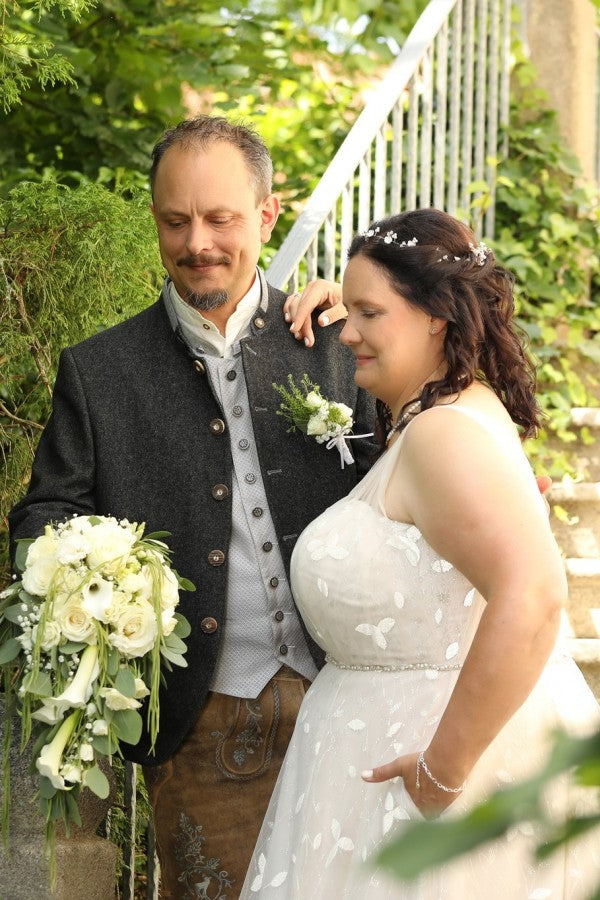 27DRESS Plus Size Sleeveless Tulle Wedding Dresses with Lace Applique
