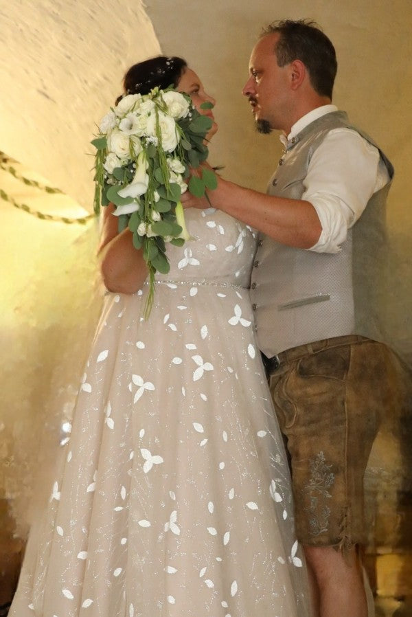 27DRESS Plus Size Sleeveless Tulle Wedding Dresses with Lace Applique