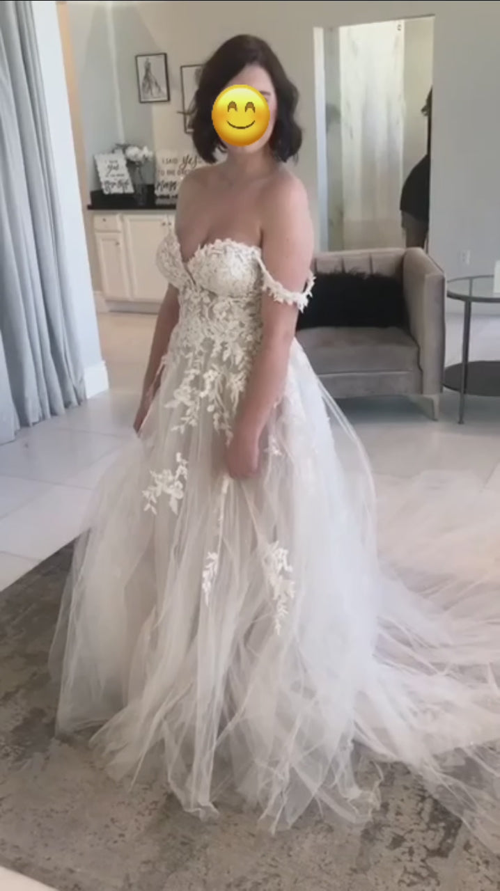 Long A-line Off the Shoulder Tulle Lace Wedding Dresses with Train
