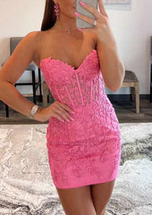 Sheath Sweetheart Sleeveless Short Lace Homecoming Dress with Applique-27dress