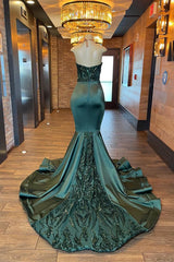 Sleeveless Halter V Neck Mermaid Unique Prom Dress Appliques With Beads