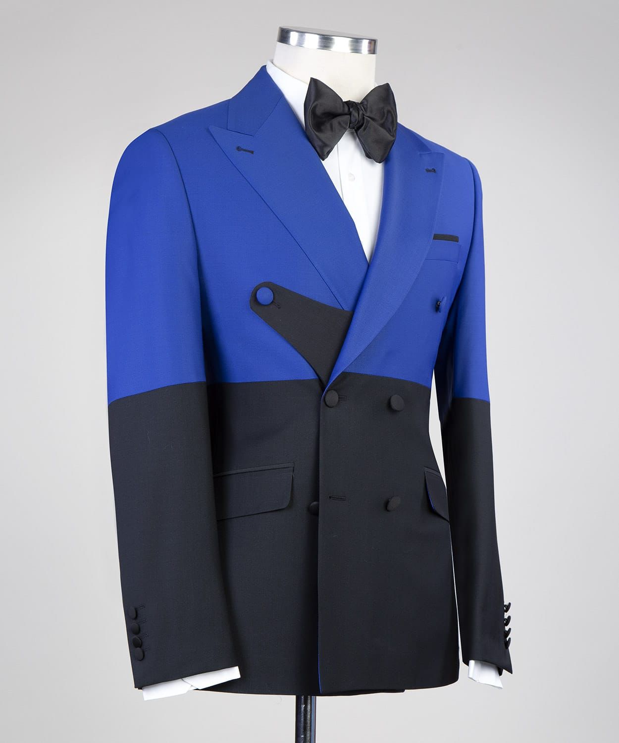 Sparkly And Double Breasted Peaked Lapel Blue Black Prom Suits