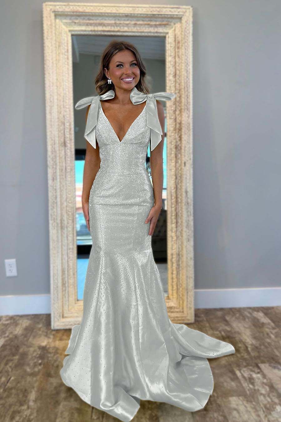 Straps V Neck Sleeveless Long Mermaid Prom Dress With Beading