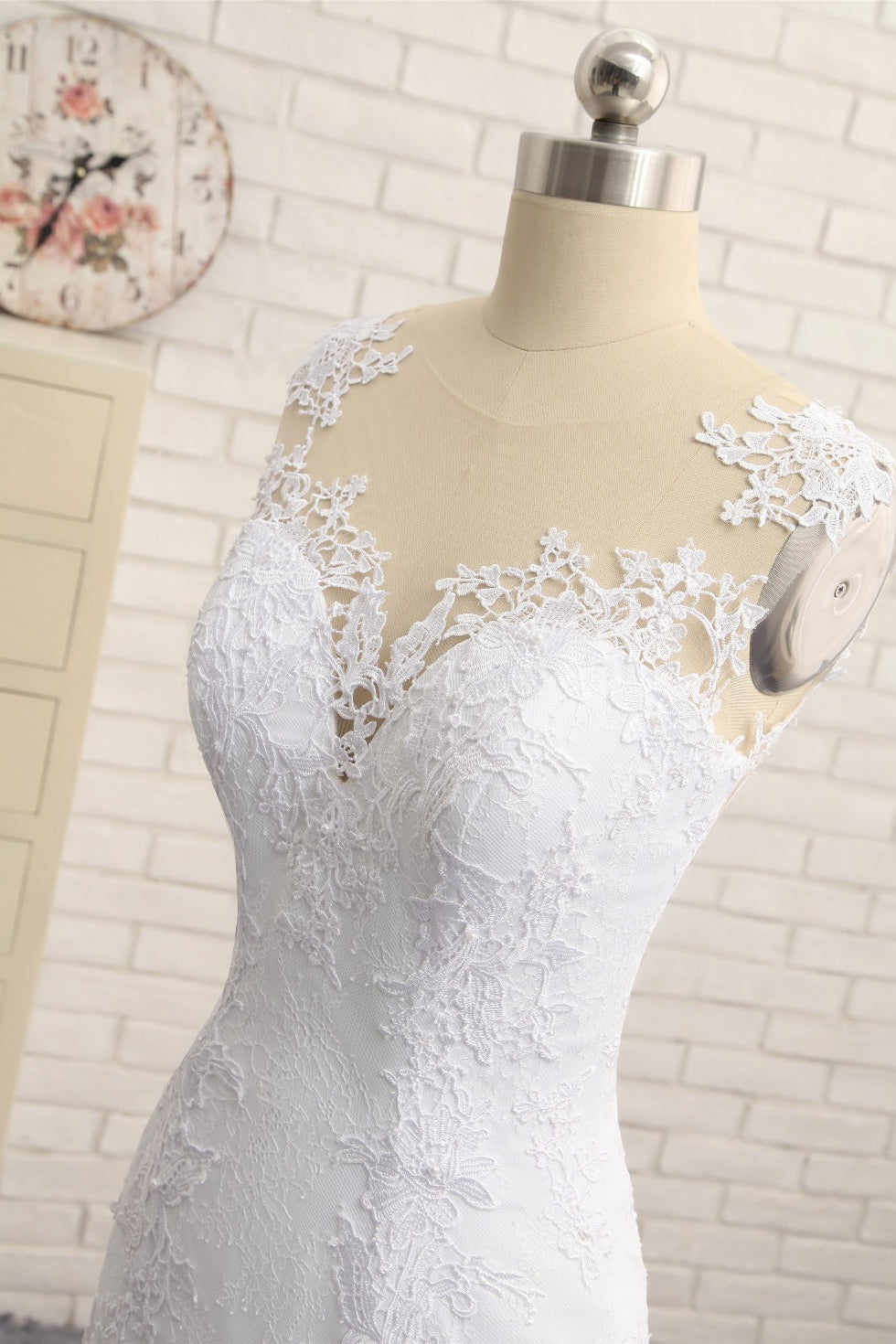 Stunning Jewel White Tulle Lace Wedding Dress Appliques Sleeveless Bridal Gowns On Sale-27dress
