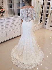 Stunning Lace Trumpet/Mermaid Off-the-shoulder Wedding Dress with Sweep Train
