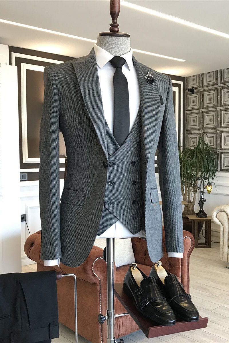 Stylish Dark Small Plaid Peaked Lapel 2 Flaps Gray Business Suits For Men