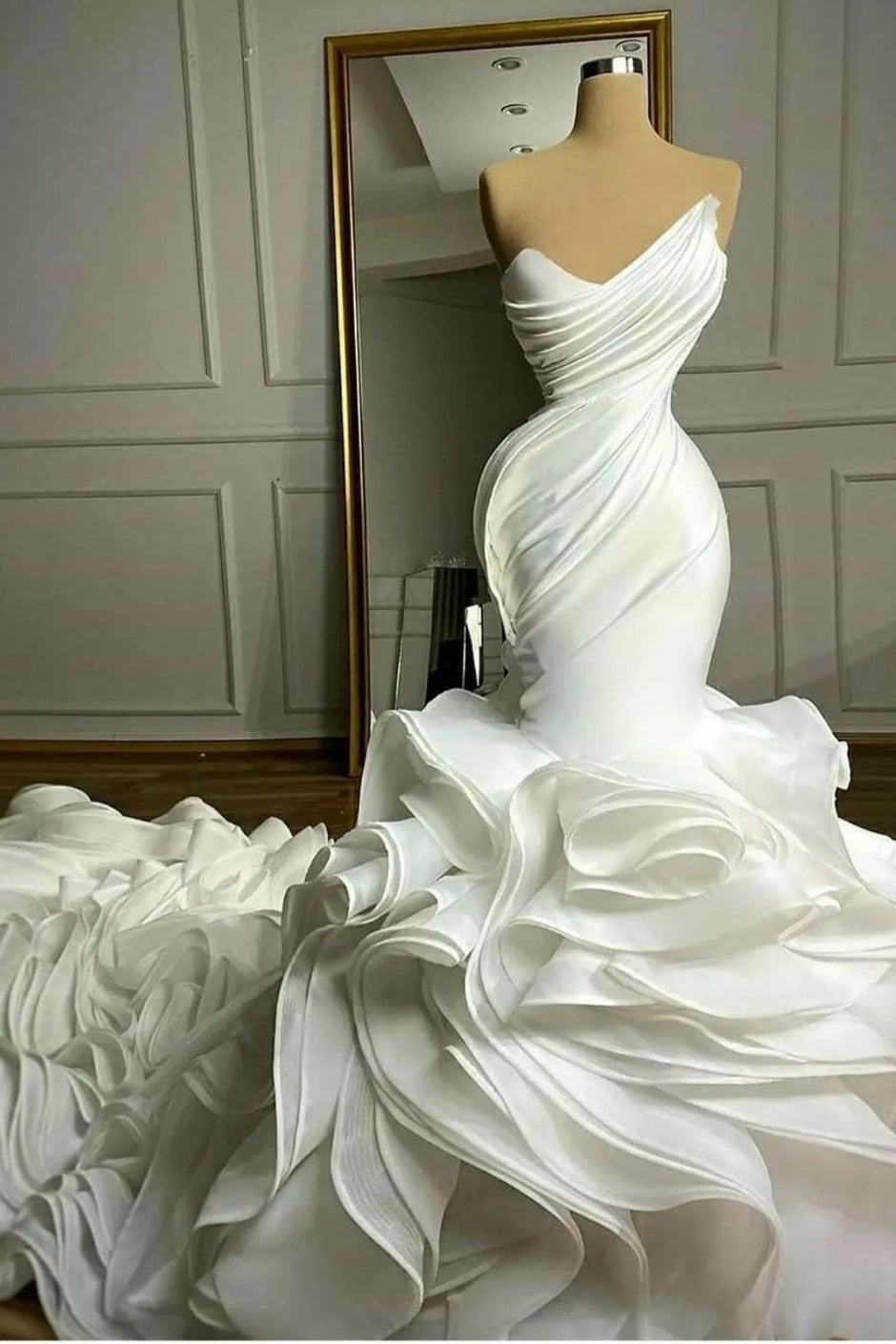 chinese dress ladies Luxurious Long Sleevess Beading Appliques Rhinestones Mermaid Wedding Dress with Sweep Train
