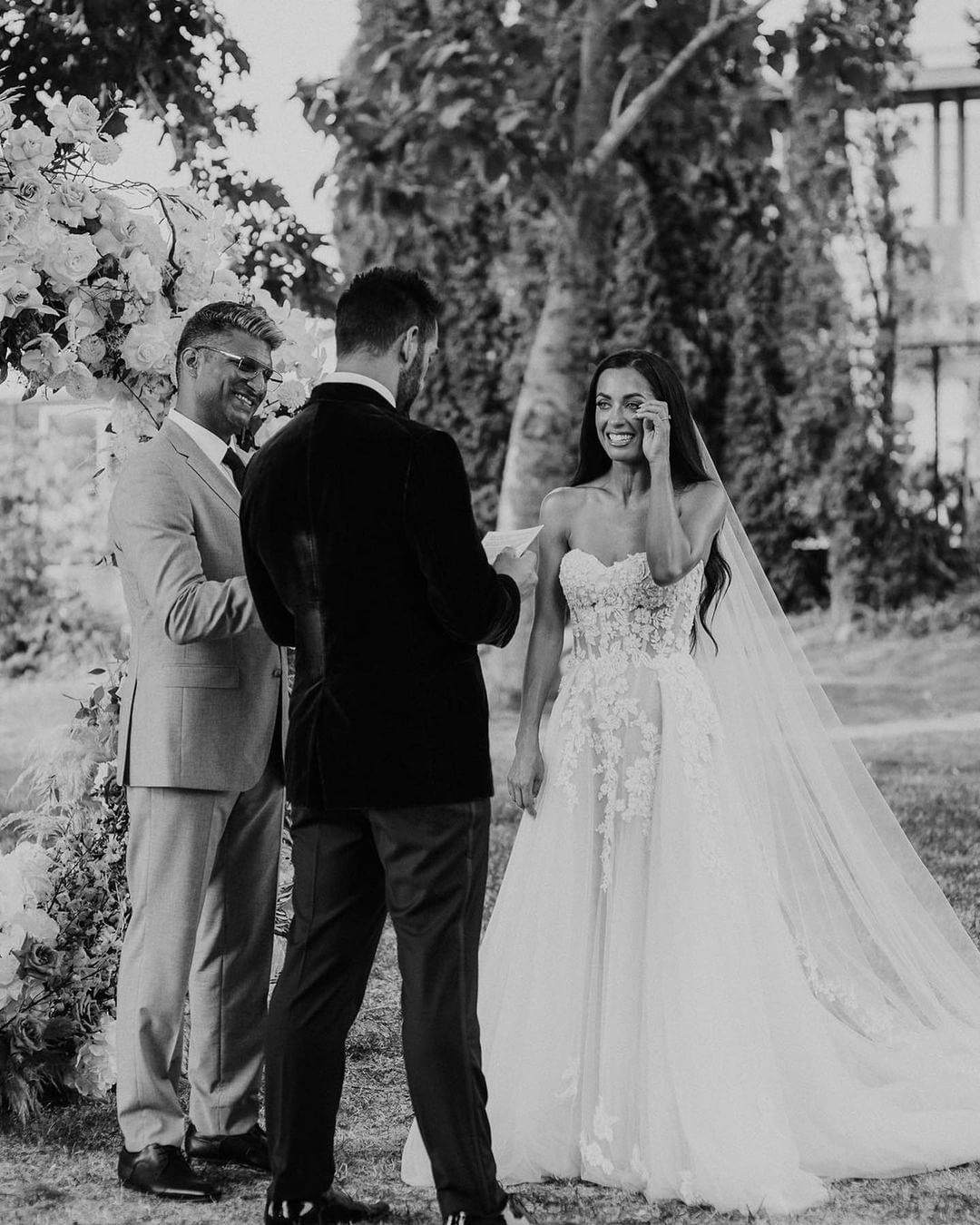 Sweetheart Champagne Wedding Dress Long Beach With Appliques-27dress