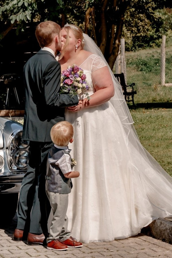 27DRESS Sweetheart Short Sleeves Plus Size Ball Gown Wedding Dresses