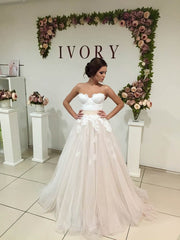 Sweetheart Tulle Ball Gown with Appliques Lace for your Wedding Dress