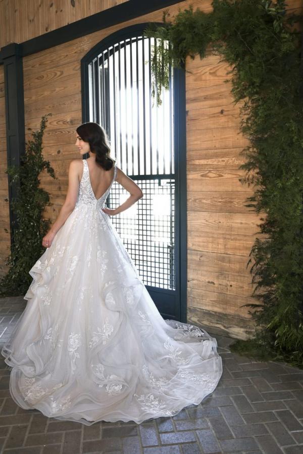 V-Neck Open Back Wedding Dress Lace Sleeveless-27dress