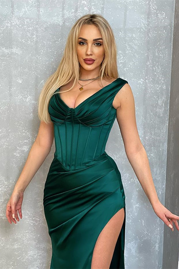 V Neck Sleeveless Prom Dress Dark Green Mermaid With Split Pleated